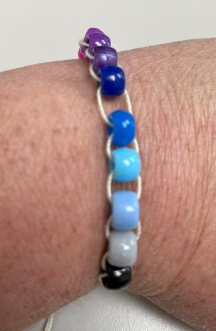 Bracelet with rolling beads
